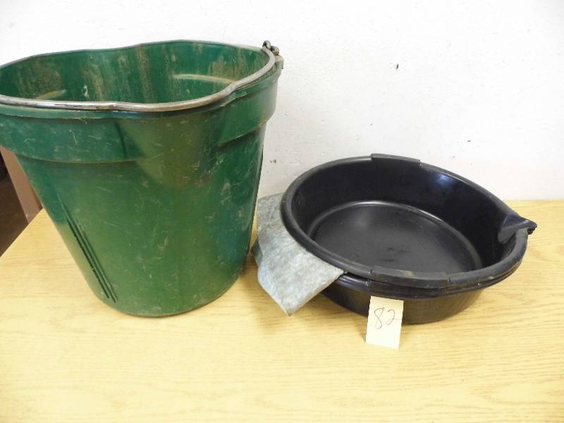 Bucket w Oil Pans