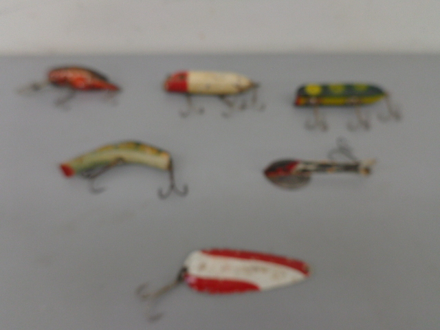 lot 81 image: Fishing Lures