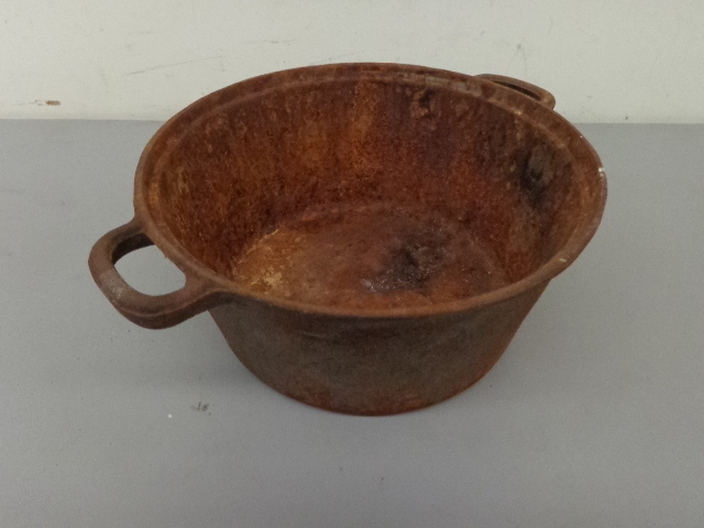lot 112 image: Old Cast Iron Pot
