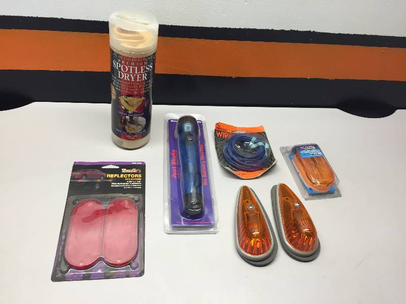 MARKER LIGHTS STICK ON REFLECTORS 12 GAUGE WIRE SHAKE FLASHLIGHT