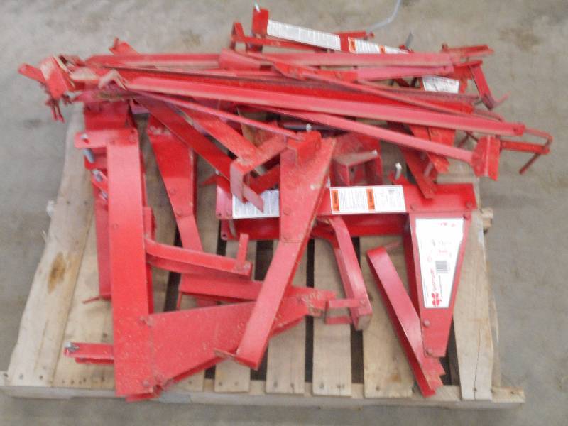 lot 10 image: Pallet Of Qual-Craft Commercial Sca...