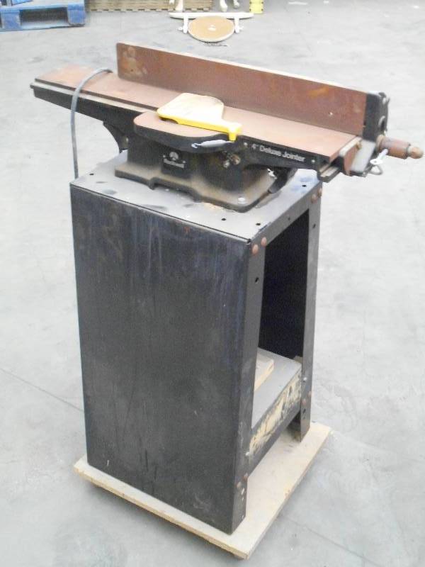 lot 13 image: Rockwell 120Volt 4 Deluxe Jointer ...