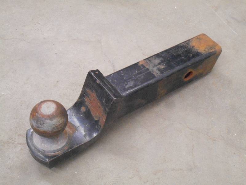 lot 21 image: 2 Reciever Hitch With 2 Ball ...