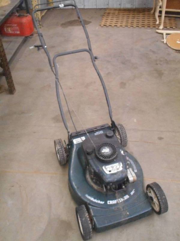 lot 25 image: Craftsman 6HP 20 Push Mower ...