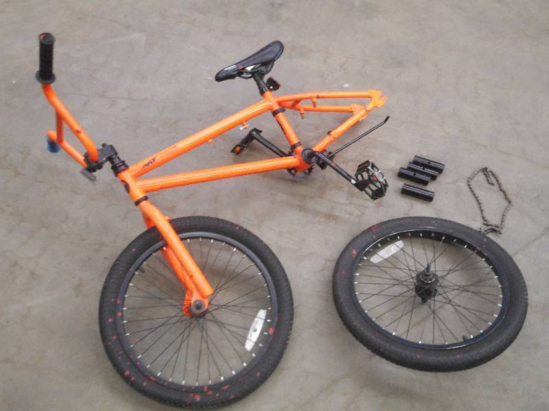 lot 34 image: Mongoose BMX Bicycle With Peg Set, ...