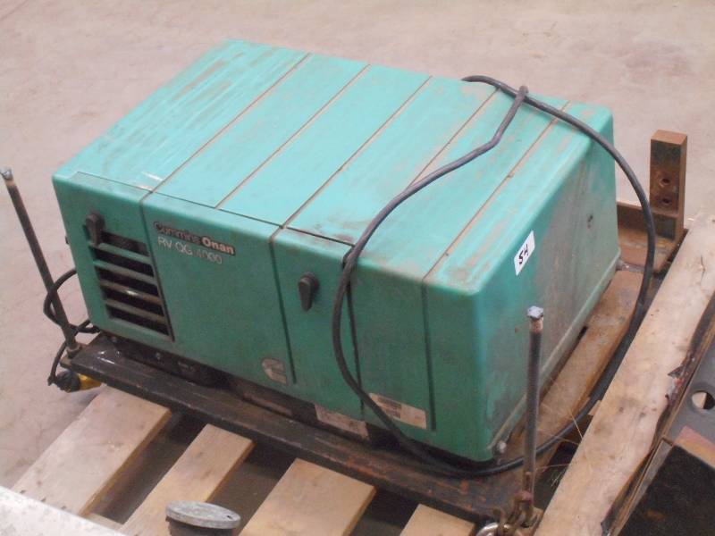 lot 54 image: Cummins Onan RV-QG-4000 MotorhomeR...