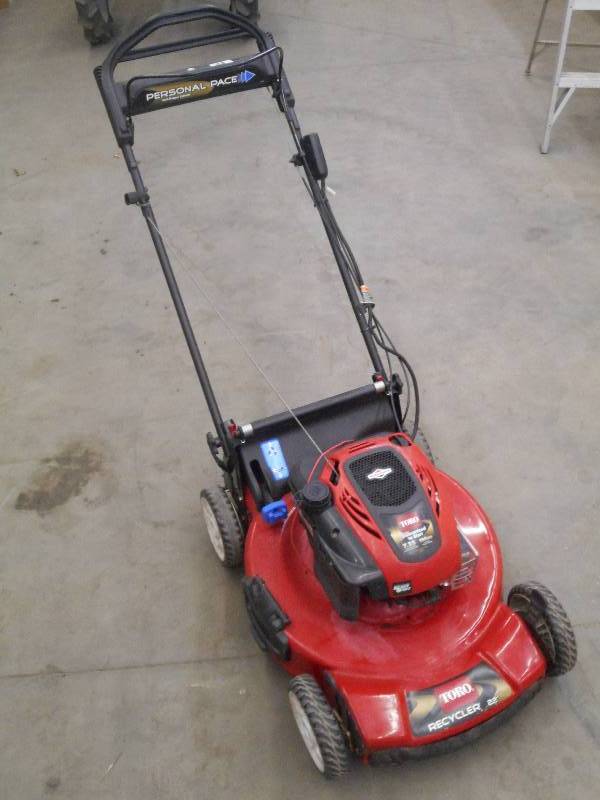 lot 58 image: Toro Personal Pace Recycler 22 Ele...