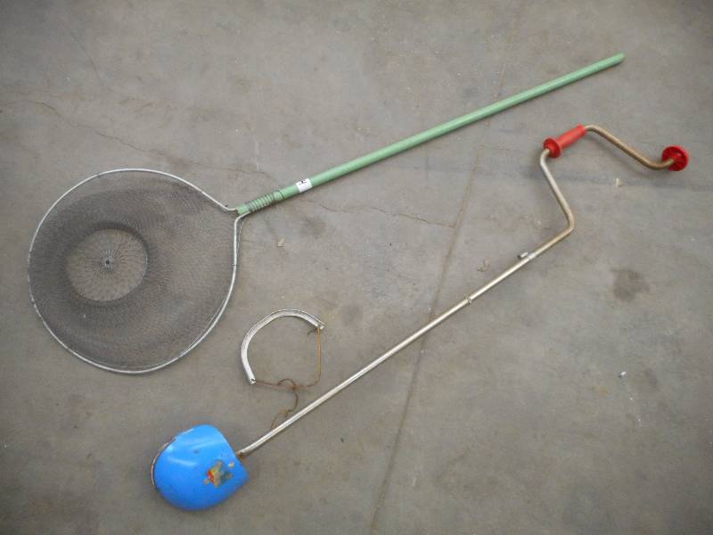 lot 64 image: Vintage Landing Net & Vintage Spoon...