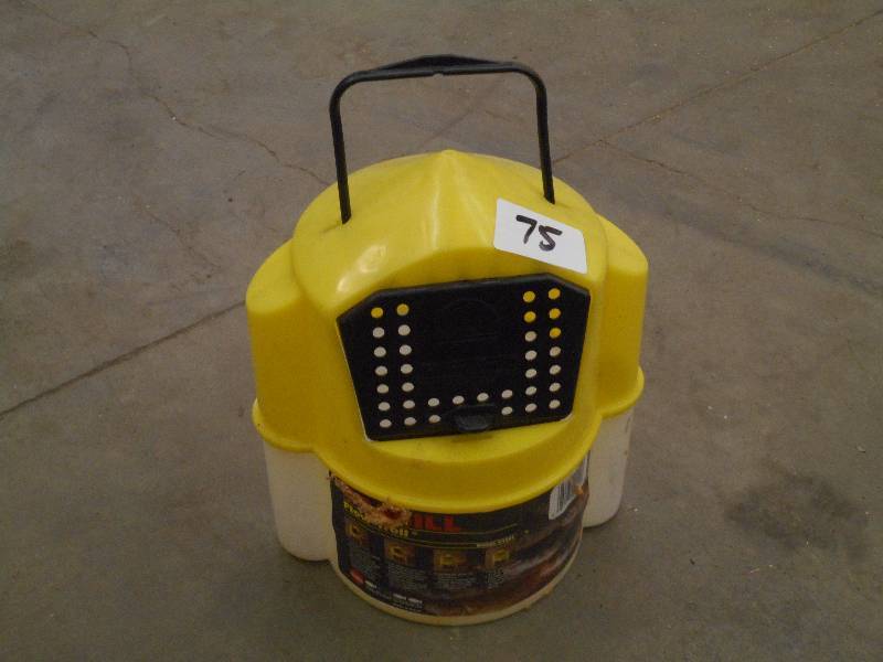 lot 75 image: Frabill Flow Troll Minnow Bucket ...