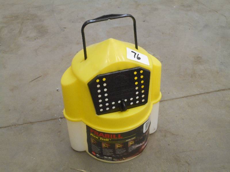 lot 76 image: Frabill Flow Troll Minnow Bucket ...