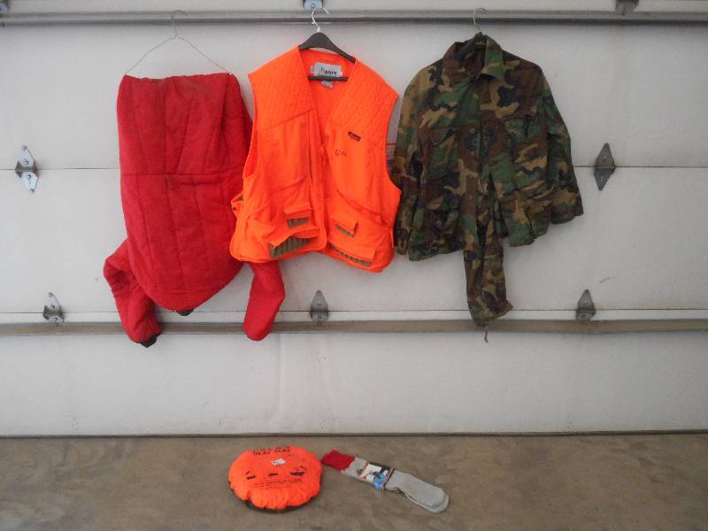 lot 91 image: Lot Of Asorted Hunting Apparel & Ge...
