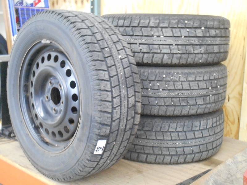 lot 98 image: (4) Nitto SN2 2256016 Snow Tires ...