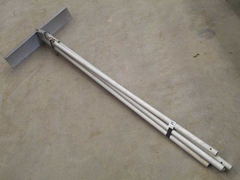 lot 127 image: Alumium Roof Rake With Handle Exten...
