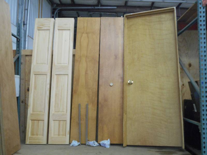 lot 129 image: Lot Of (2) Sets Of Bi-Fold Doors &...