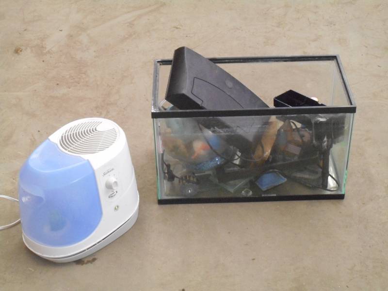 lot 130 image: Lot Of (1) Sunbeam Humidifier & (1)...