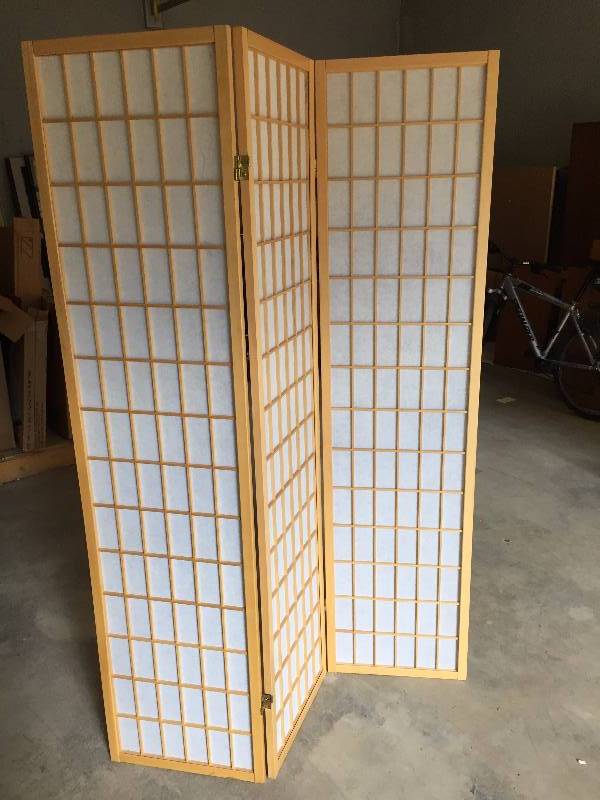 lot 1 image: Oriental Coastal 3 Panel Folding Oak Natural Wood Window Pane Frame with Rice Paper Fiber Inlay Room Divider Shoji Screen - Very Nice Condition Couple Repairable Tears In Fiber Paper As You Can See Very Hard To Detect