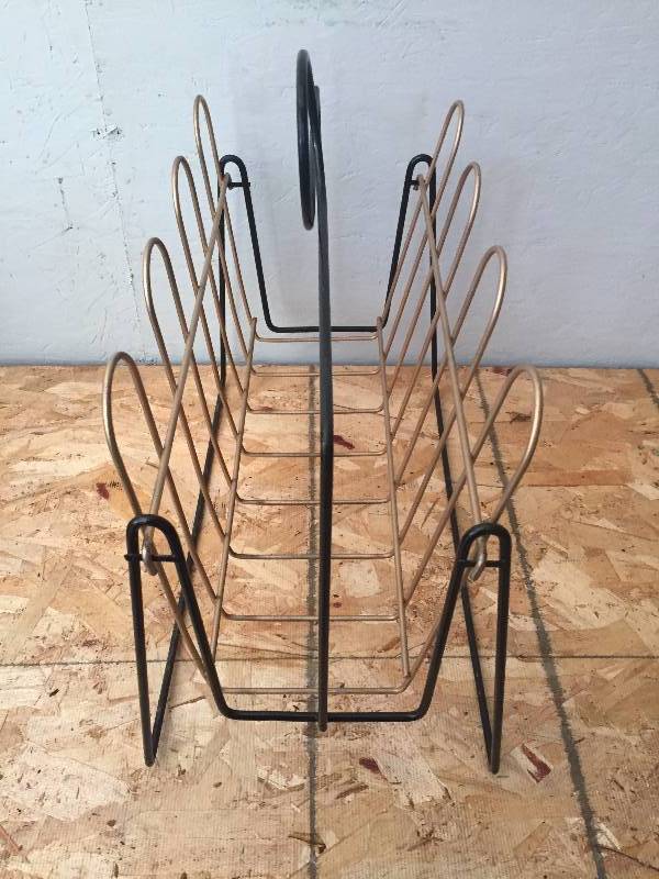lot 9 image: WOW Excellent Condition - Retro Cool Chic Vintage Mid-Century Modern Black & Gold Wire Magazine Rack
