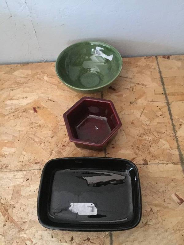 lot 11 image: Collectible Haeger Pottery Lot - Excellent Condition - No Chips or Cracks