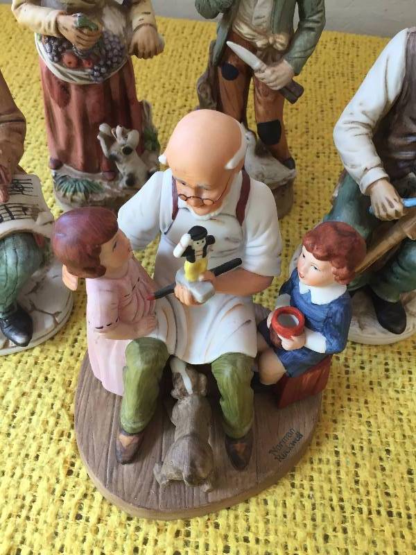 lot 21 image: Vintage Collectible Homco  Rockwell Figurines - Excellent Condition - No Chips Or Cracks