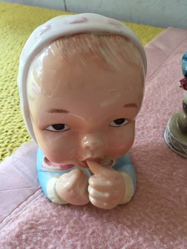 lot 22 image: Vintage Collectible Figurines - Most Excellent Condition - No Chips