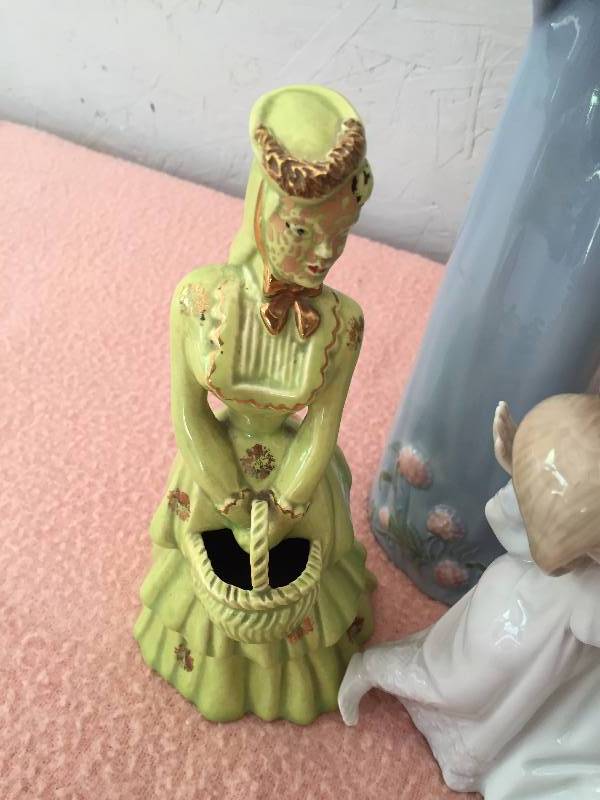 lot 23 image: Beautiful Vintage Collectible Figurines - Most Excellent Condition - No Chips