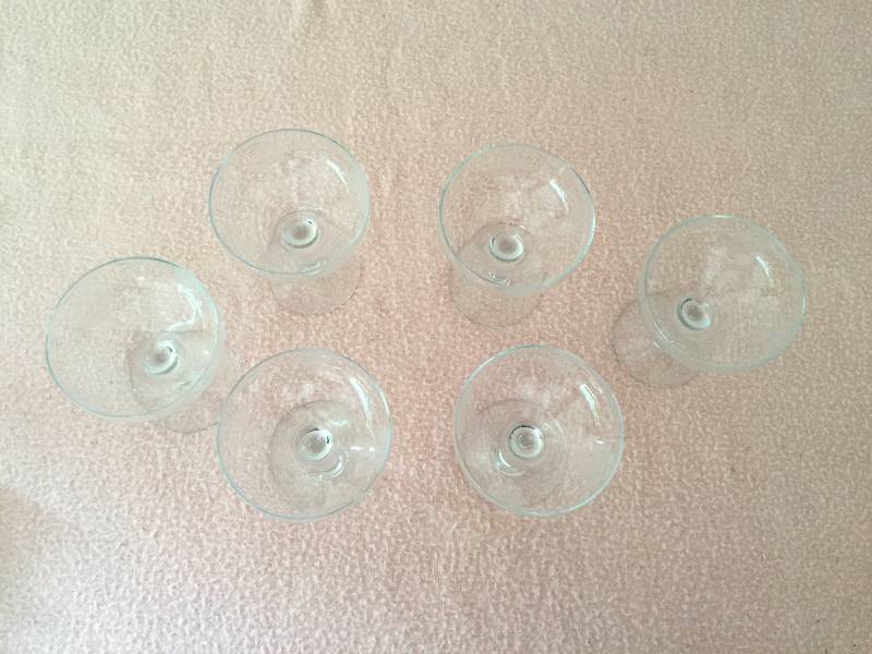 lot 44 image: Vintage Collectible 6 Etched Grapes Champagne Glasses - Excellent Condition - No Chips