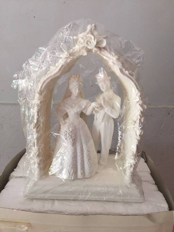lot 55 image: NEW IN BOX DEPT 56 WEDDING SILHOUETTES LATTICE & LACE ON THIS DAY CAKE TOPPER