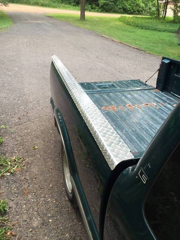 lot 90 image: 2 Diamond Plate Pick Up Truck Bed Side Covers - NEW - $$