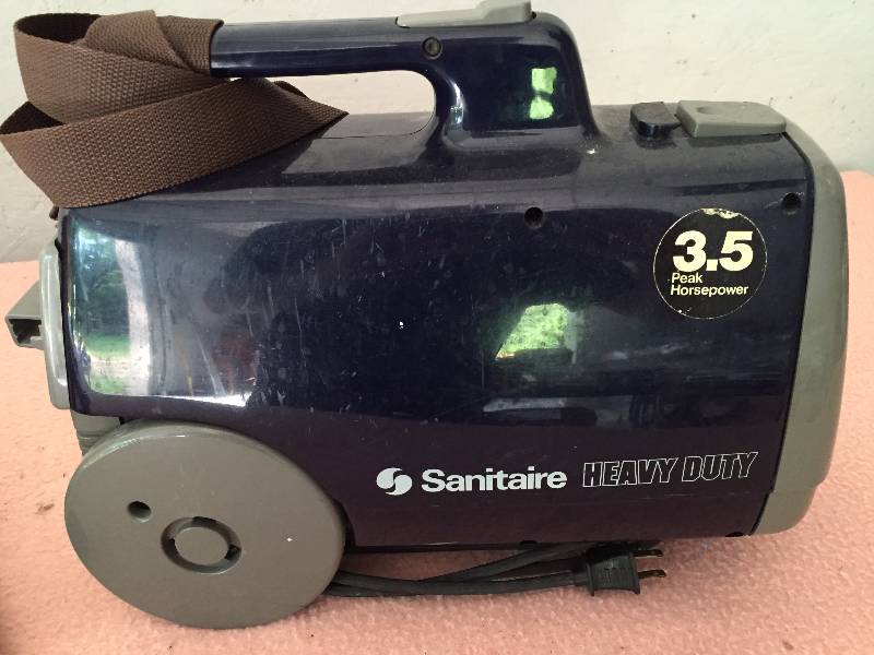 lot 91 image: 2 Portable Vacuums Both Work