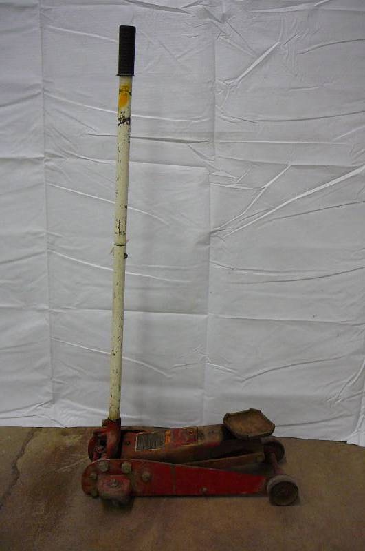 FLOOR JACK