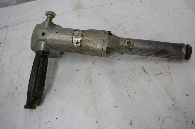ANGLE GRINDER