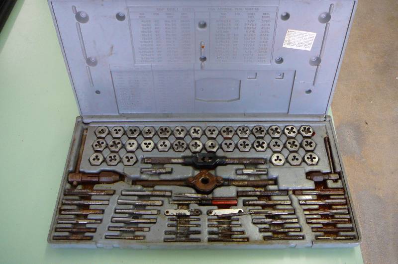 TAP & DIE SET
