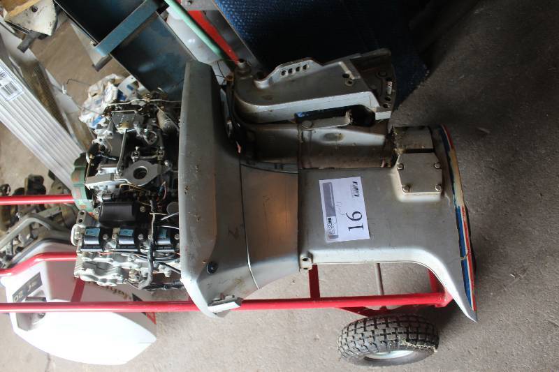 lot 16 image: Evinrude 70 Outboard Boat Motor Parts
