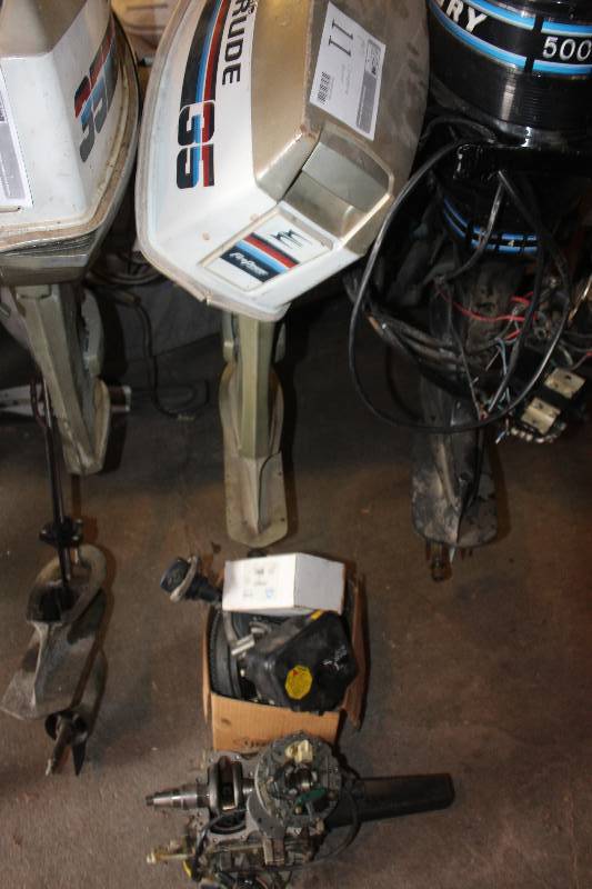 lot 11 image: Evinrude 35 Outboard Boat Motor