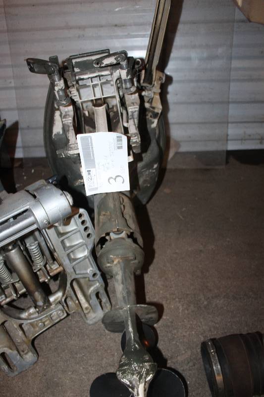 lot 3 image: Evinrude 9.5 Outboard Boat Motor