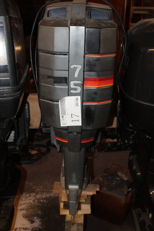 lot 17 image: Mariner 75 Outboard Boat Motor Parts