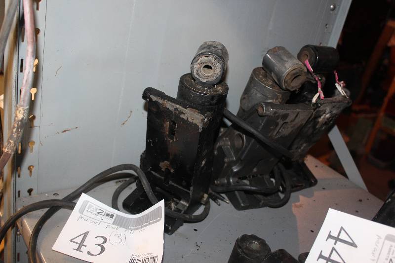 lot 43 image: Lot of (3) Mercury Outboard Boat Motor Power Tilt Ram