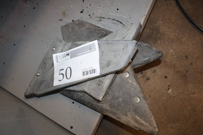 lot 50 image: Lot of (4) Hydrofoils