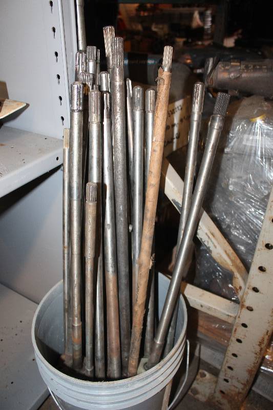 lot 49 image: Lot of Used Drive shafts