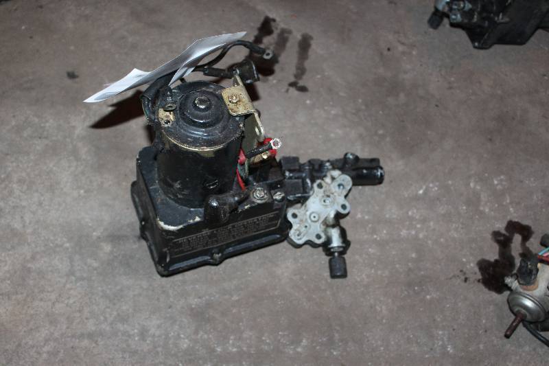 lot 70 image: Mercury TrimTilt Motor Only