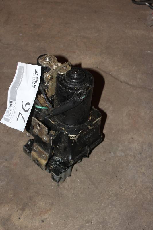 lot 76 image: Mercury TrimTilt Motor Only