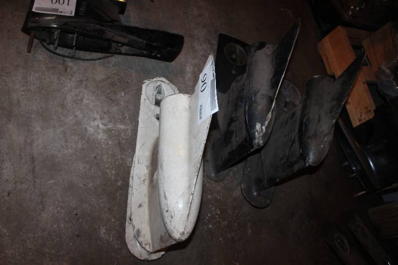 lot 90 image: Lot of (3) Outboard Motor Lower Units Including 2) OMC AND 1) Mercury