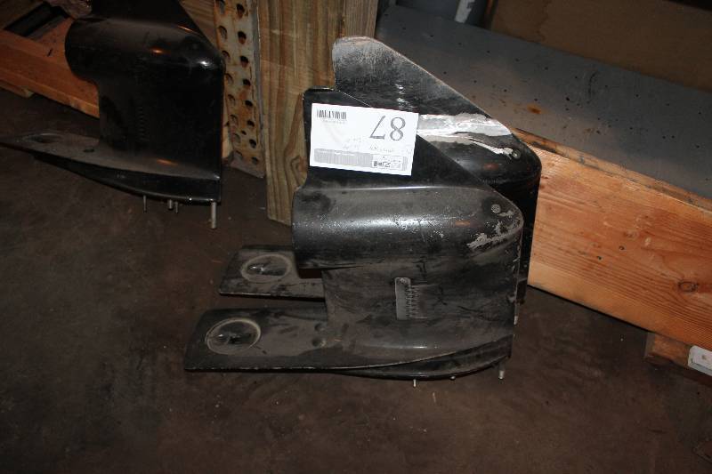 lot 87 image: Lot of (2) Mercury Outboard Motor Lower Units