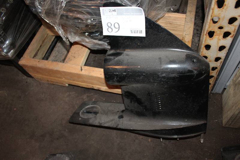 lot 89 image: Mercury Outboard Motor Lower Unit