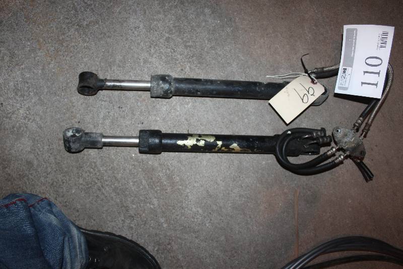 lot 110 image: Hydraulic Ram