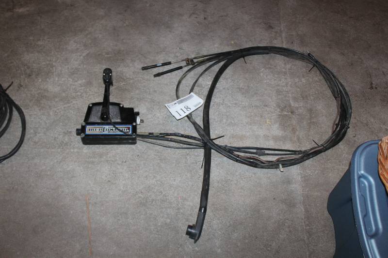lot 118 image: Mercury Control Box w Harness