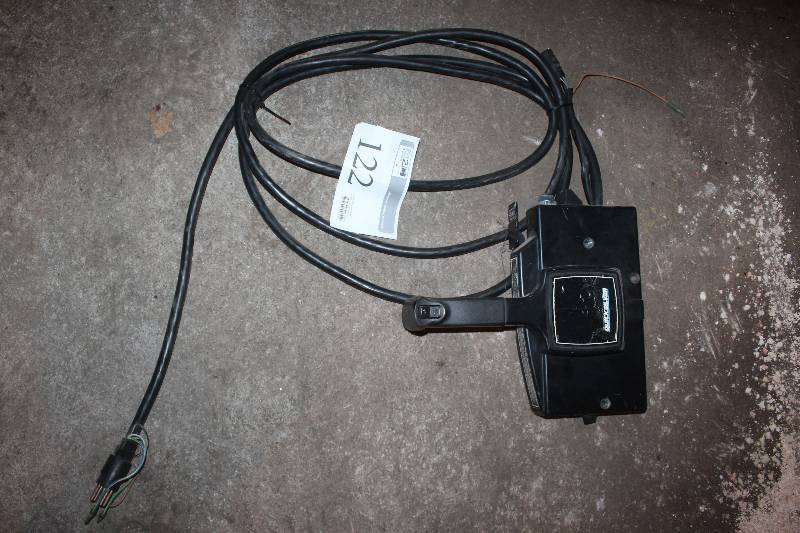 lot 122 image: Quicksilver Control Box w Harness