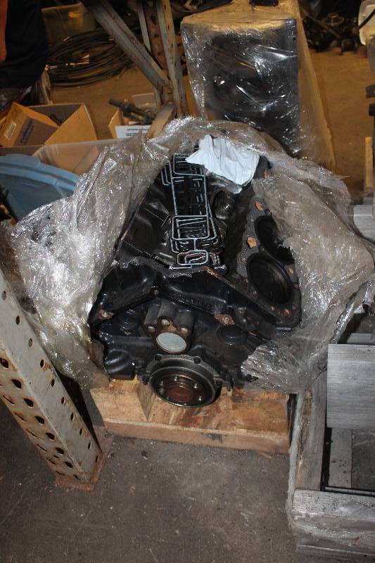 lot 33 image: 1998 5.0L Gen Vortec Roller Motor