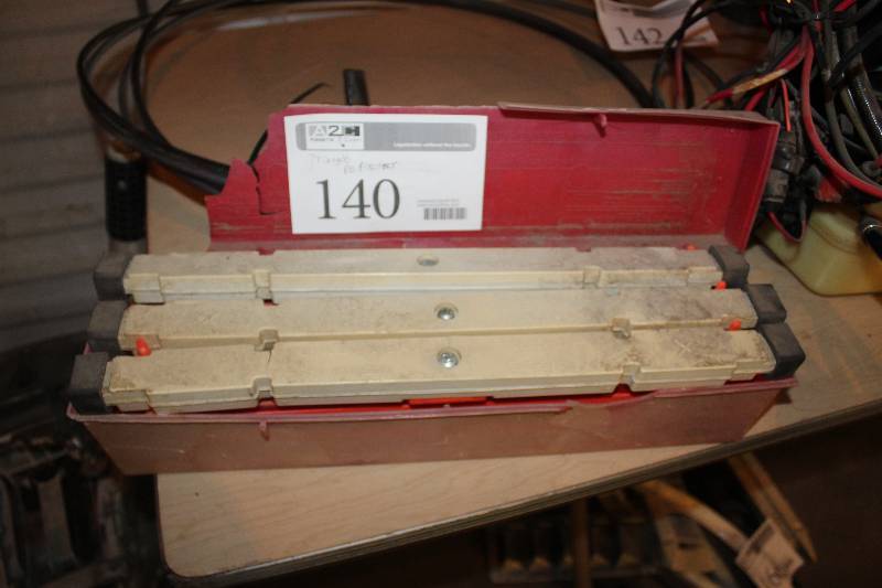 lot 140 image: Lot of Triangle Reflectors