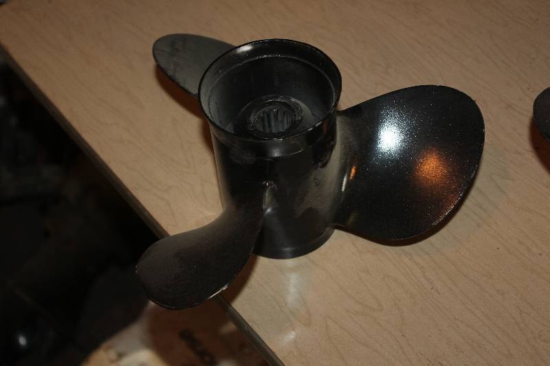 lot 151 image: Mercury Rebuilt 15 Pitch Propeller